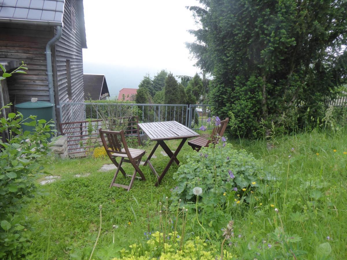 Haus Bergwiese - Fuer Naturfreunde, Familien, Wanderer Gehlberg Luaran gambar