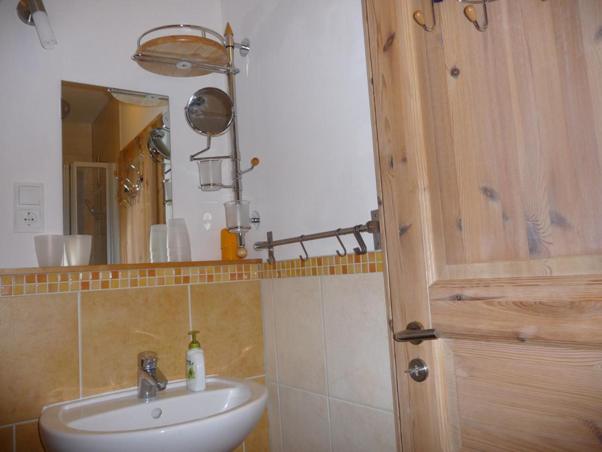 Haus Bergwiese - Fuer Naturfreunde, Familien, Wanderer Gehlberg Luaran gambar