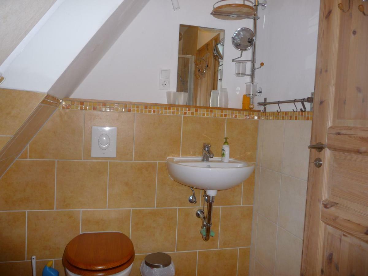 Haus Bergwiese - Fuer Naturfreunde, Familien, Wanderer Gehlberg Luaran gambar